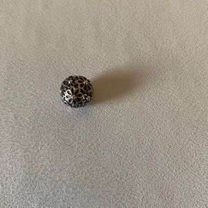 Pandora Two Toned Daisy Clip Charm